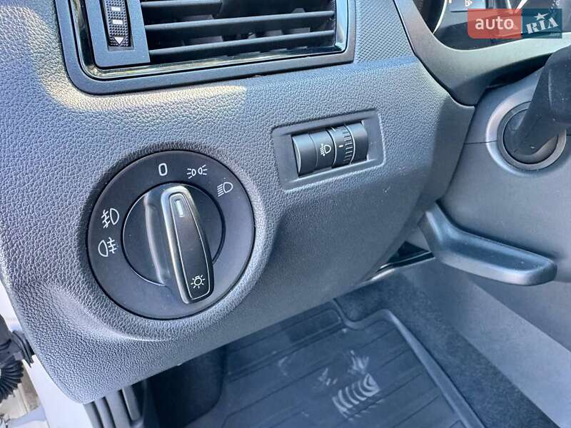 Лифтбек Skoda Rapid 2013 в Днепре