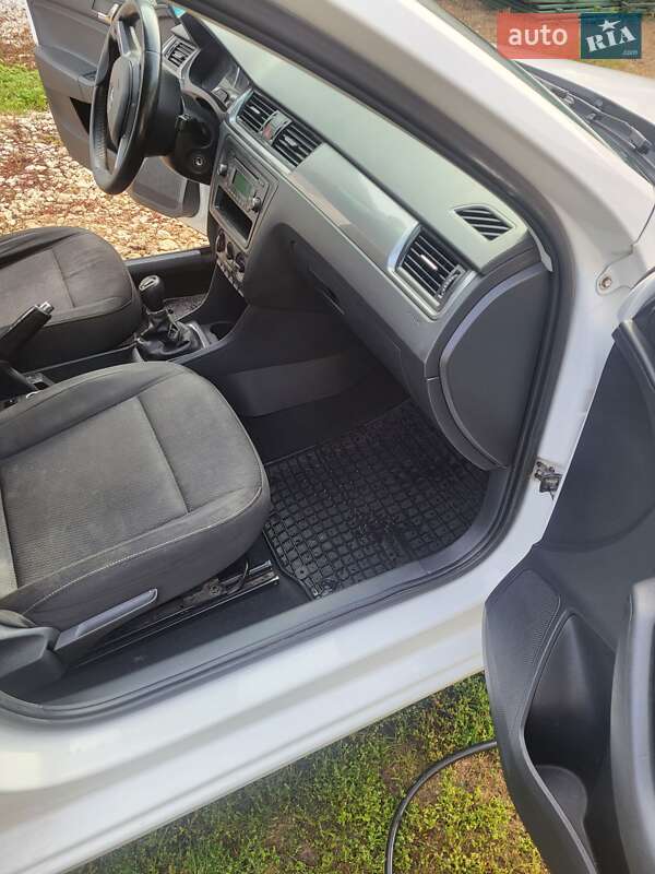 Хэтчбек Skoda Rapid 2014 в Скалате фото 12 Хэтчбек Skoda Rapid 2014 в Скалате