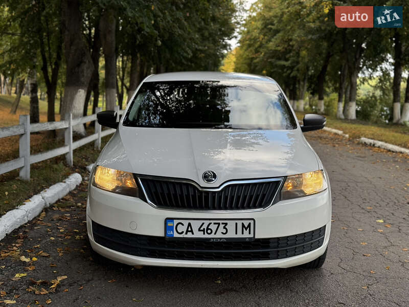 Хэтчбек Skoda Rapid 2015 в Киеве