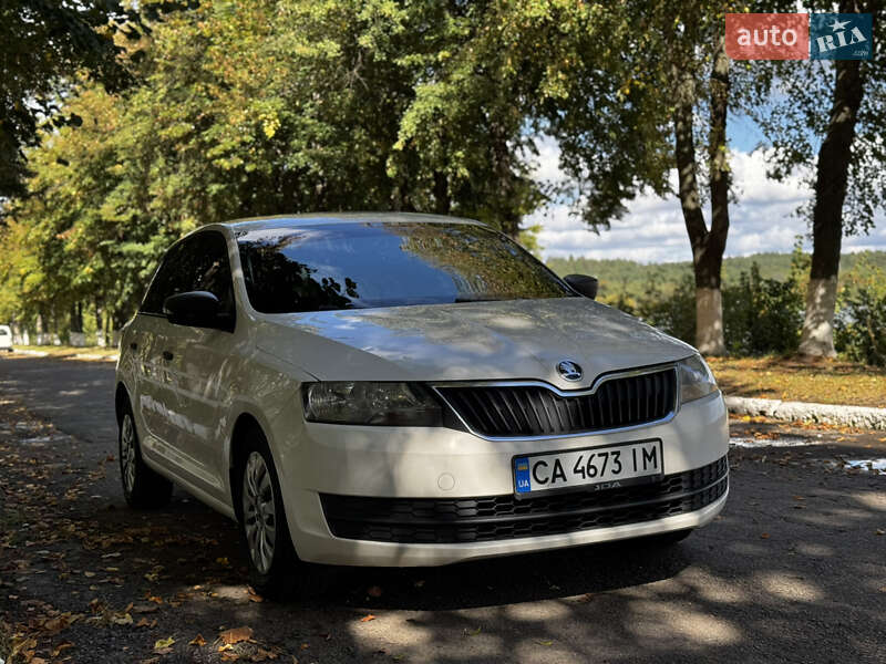 Хэтчбек Skoda Rapid 2015 в Киеве