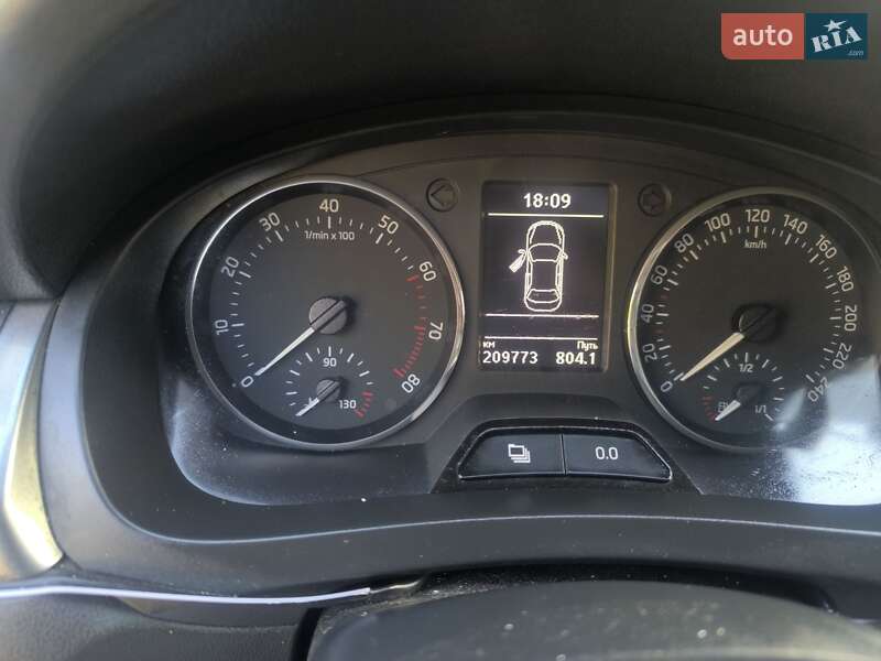 Лифтбек Skoda Rapid 2015 в Житомире фото 8 Лифтбек Skoda Rapid 2015 в Житомире