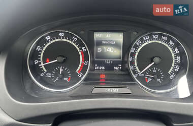 Хетчбек Skoda Rapid 2015 в 