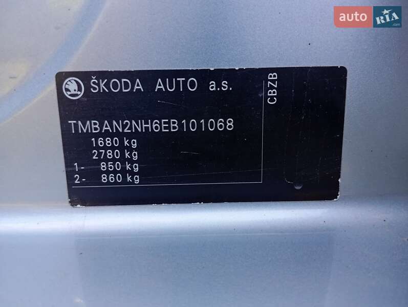 Лифтбек Skoda Rapid 2013 в Чернигове фото 3 Лифтбек Skoda Rapid 2013 в Чернигове