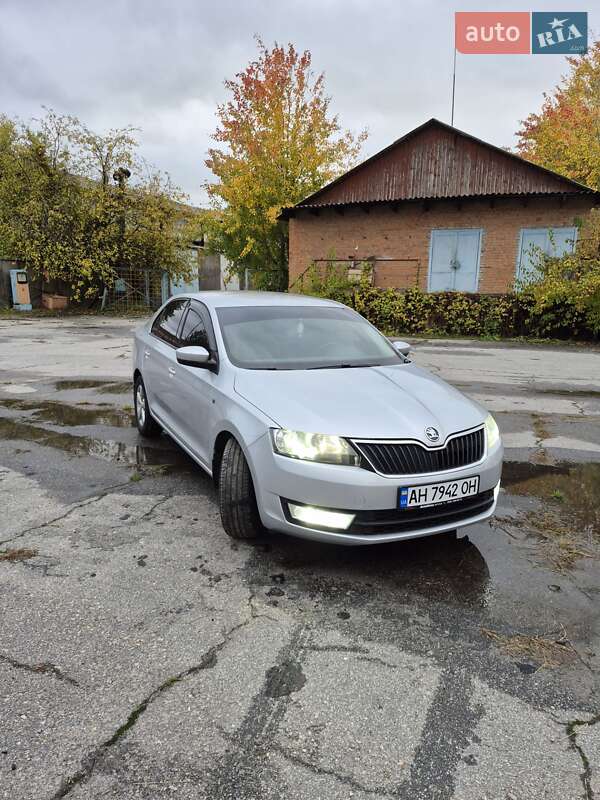 Лифтбек Skoda Rapid 2013 в 