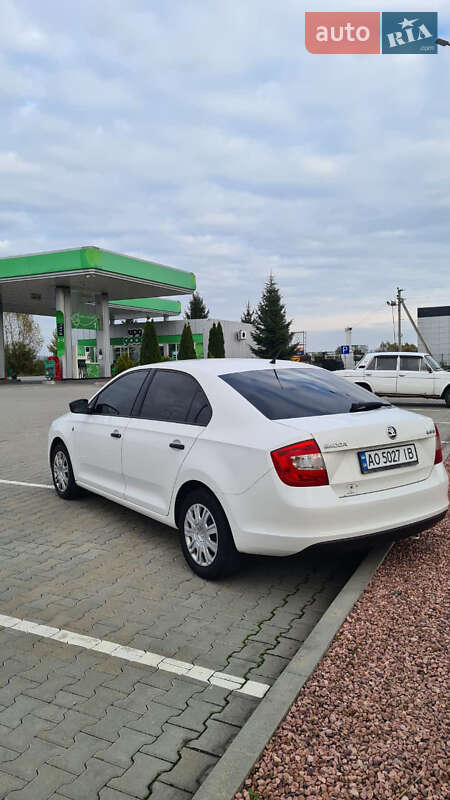 Хэтчбек Skoda Rapid 2014 в Тячеве фото 2 Хэтчбек Skoda Rapid 2014 в Тячеве