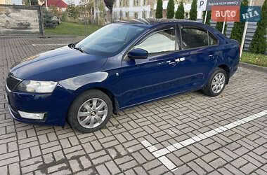 Ліфтбек Skoda Rapid 2015 в  фото 15 Ліфтбек Skoda Rapid 2015 в