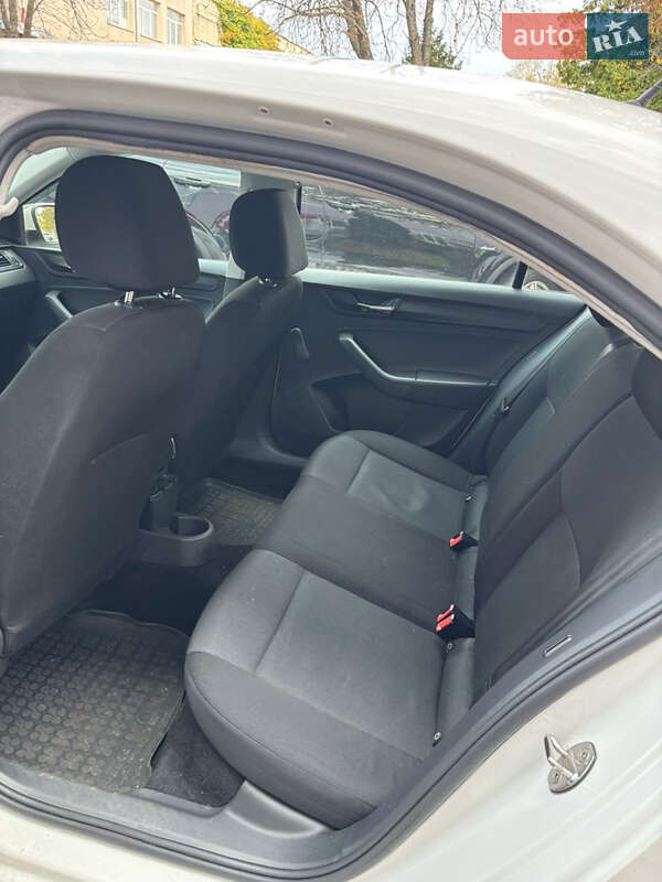 Лифтбек Skoda Rapid 2018 в Киеве фото 7 Лифтбек Skoda Rapid 2018 в Киеве