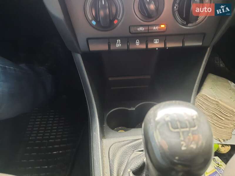 Лифтбек Skoda Rapid 2014 в Ровно фото 10 Лифтбек Skoda Rapid 2014 в Ровно