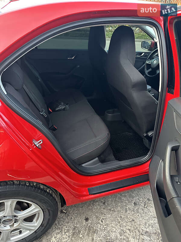 Лифтбек Skoda Rapid 2012 в Харькове фото 11 Лифтбек Skoda Rapid 2012 в Харькове