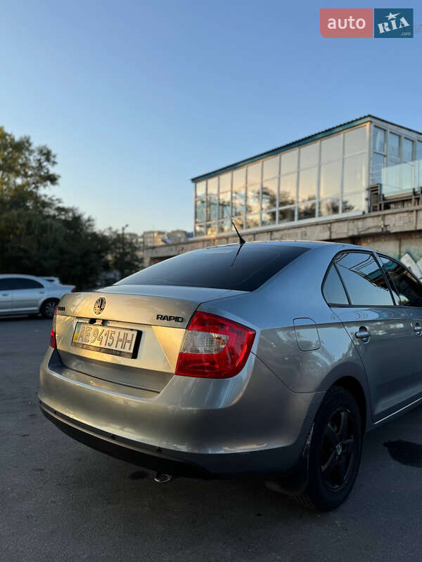 Ліфтбек Skoda Rapid 2013 в Дніпрі фото 5 Ліфтбек Skoda Rapid 2013 в Дніпрі
