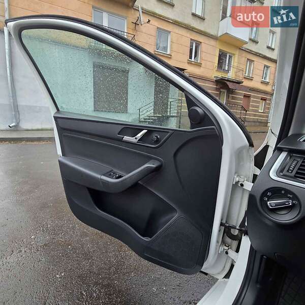 Ліфтбек Skoda Rapid 2015 в Тернополі
