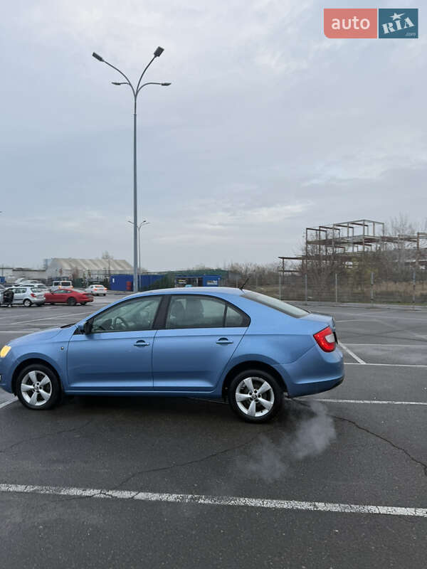 Лифтбек Skoda Rapid 2013 в Киеве фото 22 Лифтбек Skoda Rapid 2013 в Киеве