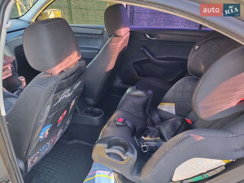 Ліфтбек Skoda Rapid 2014 в Ужгороді