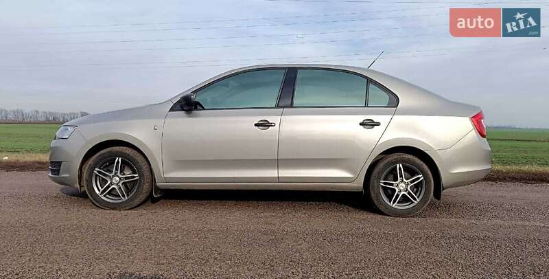 Лифтбек Skoda Rapid 2013 в Кегичевке