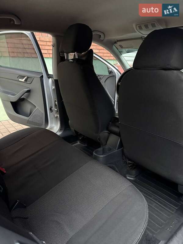 Лифтбек Skoda Rapid 2013 в Днепре