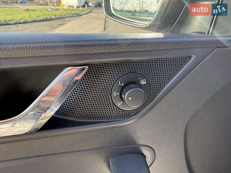 Ліфтбек Skoda Rapid 2012 в Ужгороді