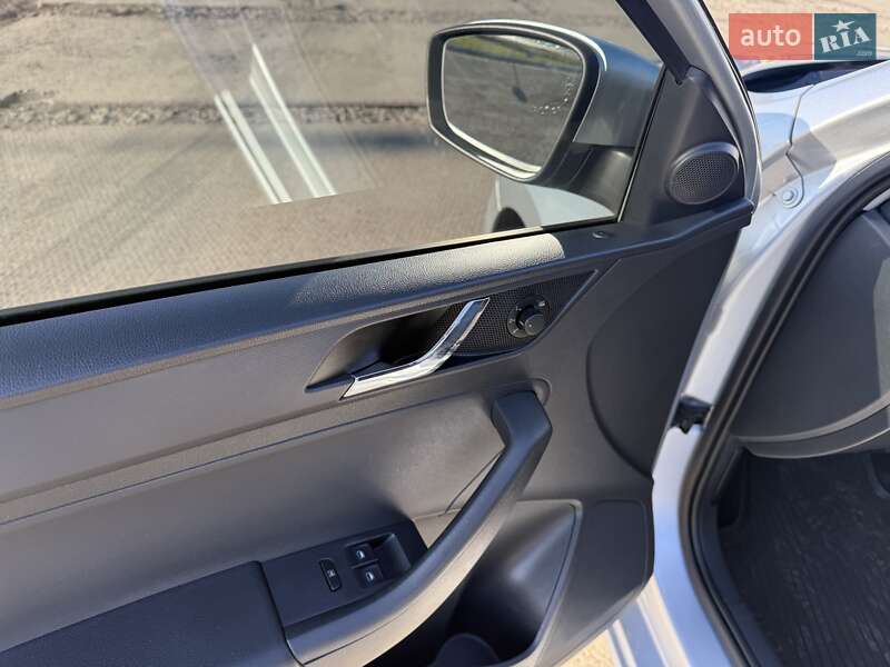 Ліфтбек Skoda Rapid 2012 в Ужгороді