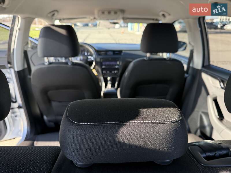 Ліфтбек Skoda Rapid 2012 в Ужгороді