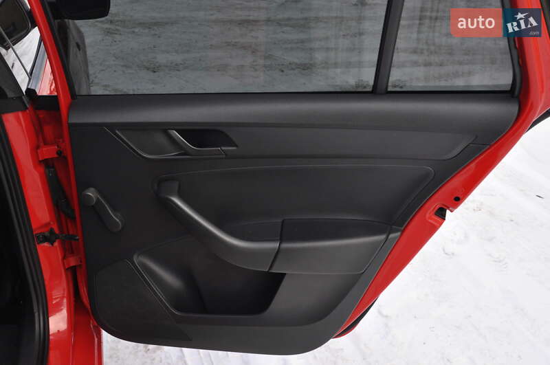 Хетчбек Skoda Rapid 2014 в Львові фото 23 Хетчбек Skoda Rapid 2014 в Львові