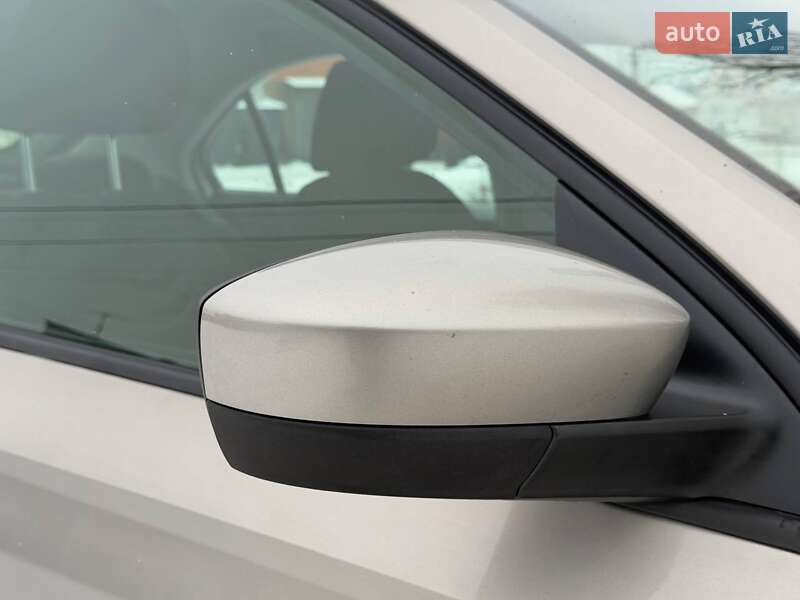 Лифтбек Skoda Rapid 2013 в Ахтырке фото 13 Лифтбек Skoda Rapid 2013 в Ахтырке