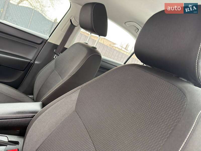 Лифтбек Skoda Rapid 2013 в Ахтырке фото 21 Лифтбек Skoda Rapid 2013 в Ахтырке