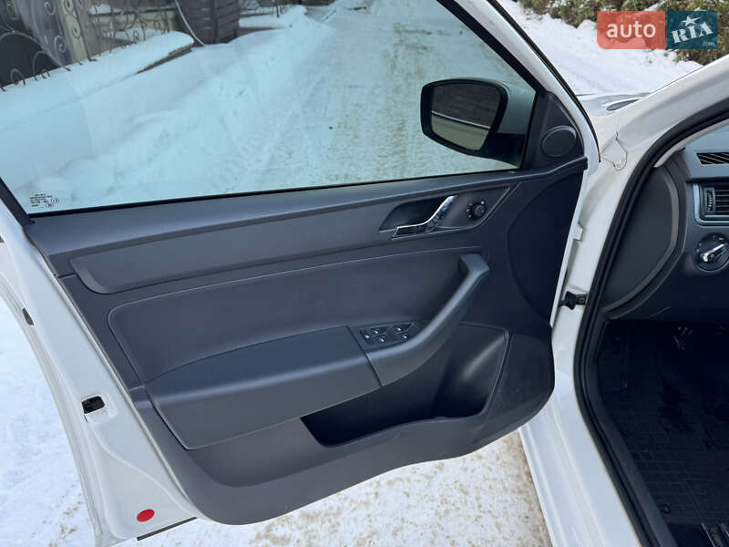 Хэтчбек Skoda Rapid 2014 в Днепре фото 18 Хэтчбек Skoda Rapid 2014 в Днепре