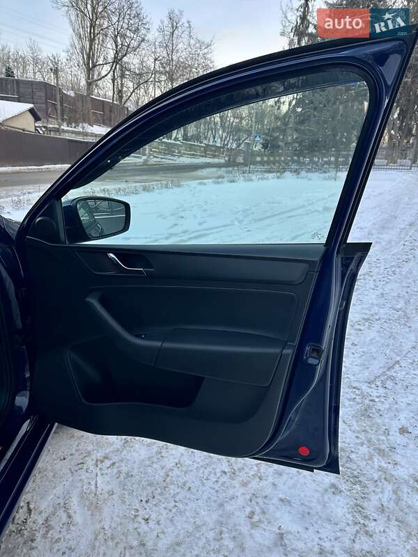 Лифтбек Skoda Rapid 2015 в Виннице фото 32 Лифтбек Skoda Rapid 2015 в Виннице