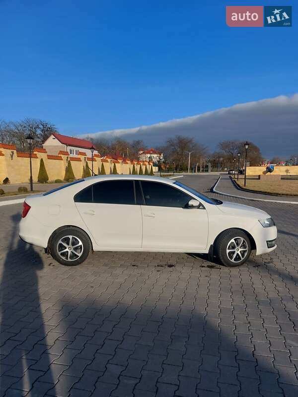 Лифтбек Skoda Rapid 2015 в Измаиле