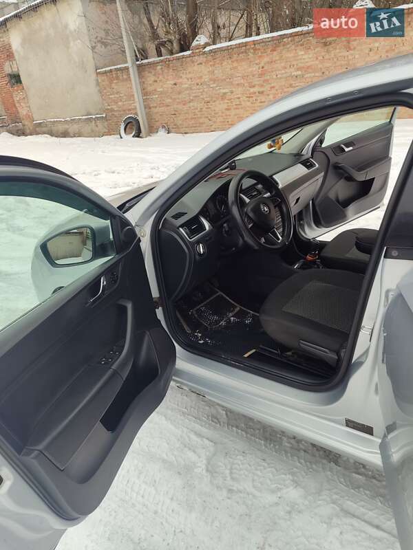 Лифтбек Skoda Rapid 2013 в Умани фото 14 Лифтбек Skoda Rapid 2013 в Умани