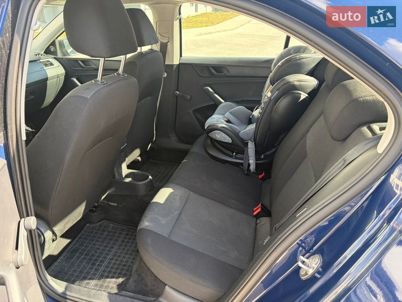 Лифтбек Skoda Rapid 2015 в Новояворовске