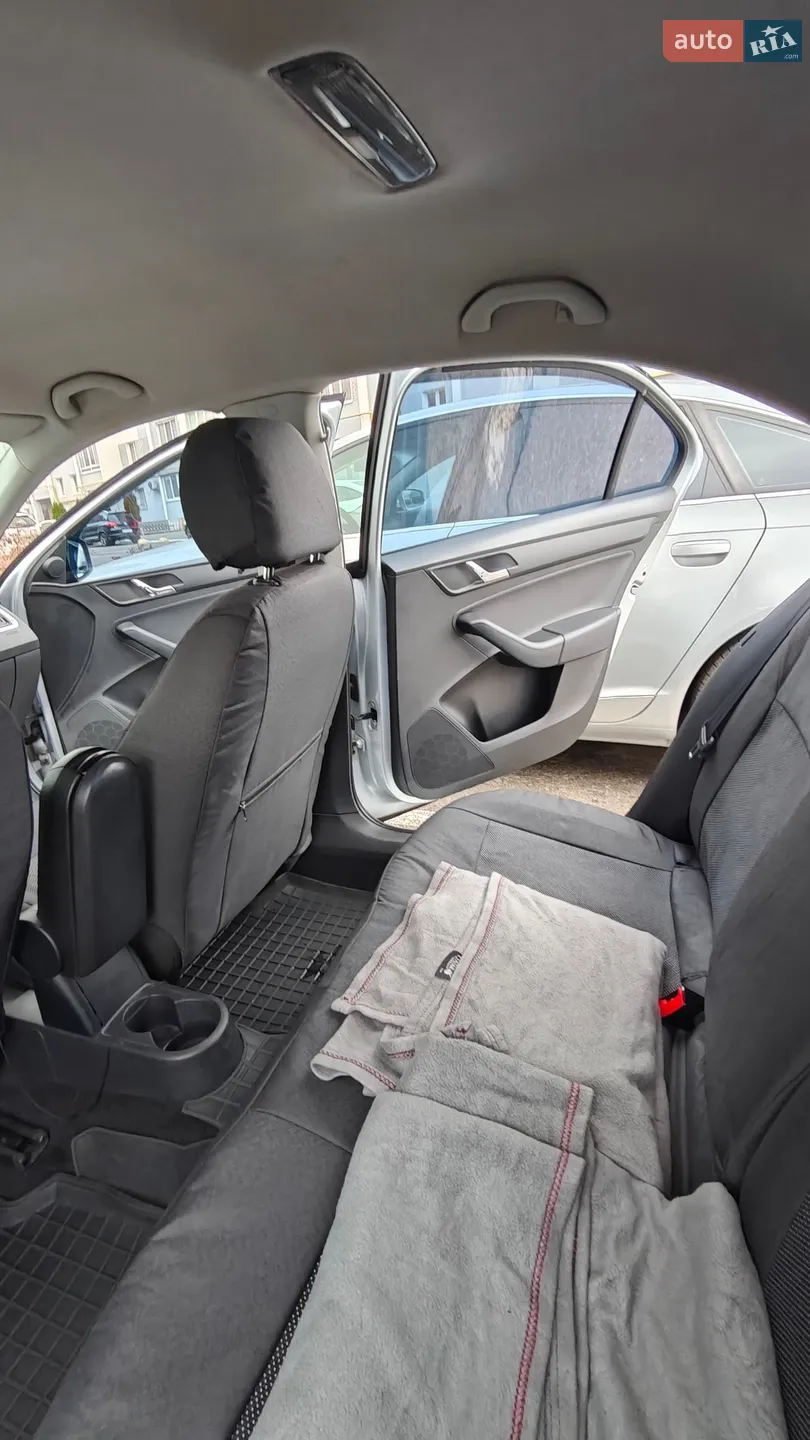 2013 Skoda Rapid - мініатюра 13