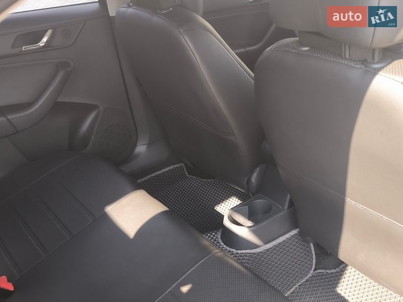 Лифтбек Skoda Rapid 2013 в Виннице