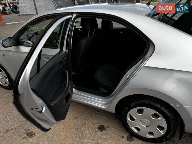 Хэтчбек Skoda Rapid 2015 в Киеве фото 7 Хэтчбек Skoda Rapid 2015 в Киеве
