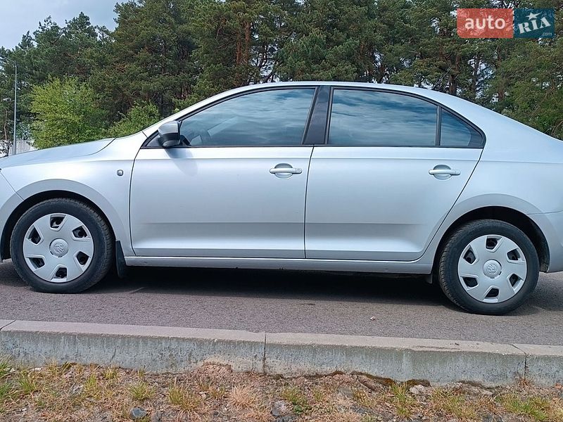 Лифтбек Skoda Rapid 2013 в Сарнах