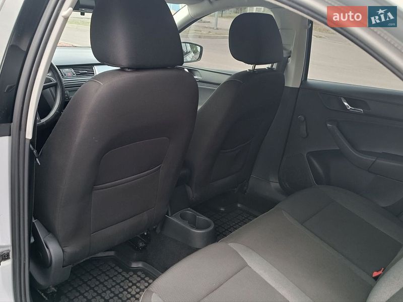 Лифтбек Skoda Rapid 2013 в Сарнах