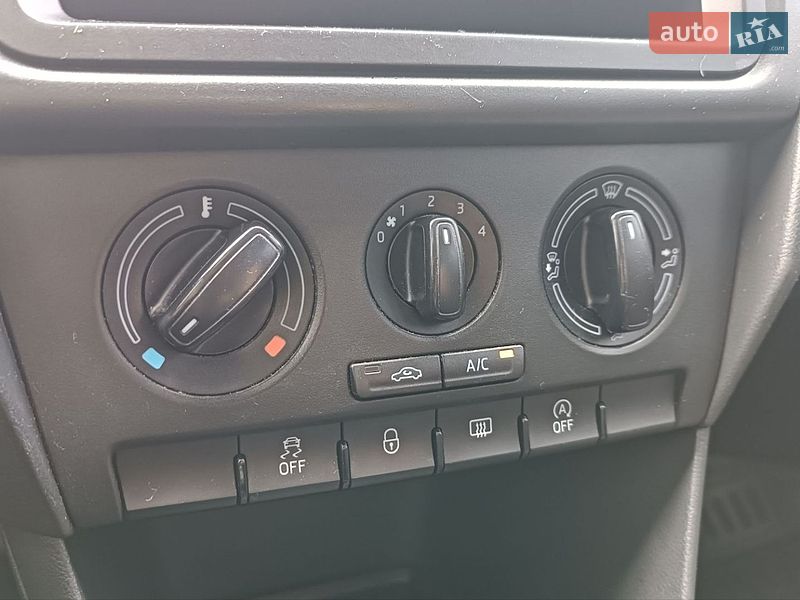 Лифтбек Skoda Rapid 2013 в Сарнах