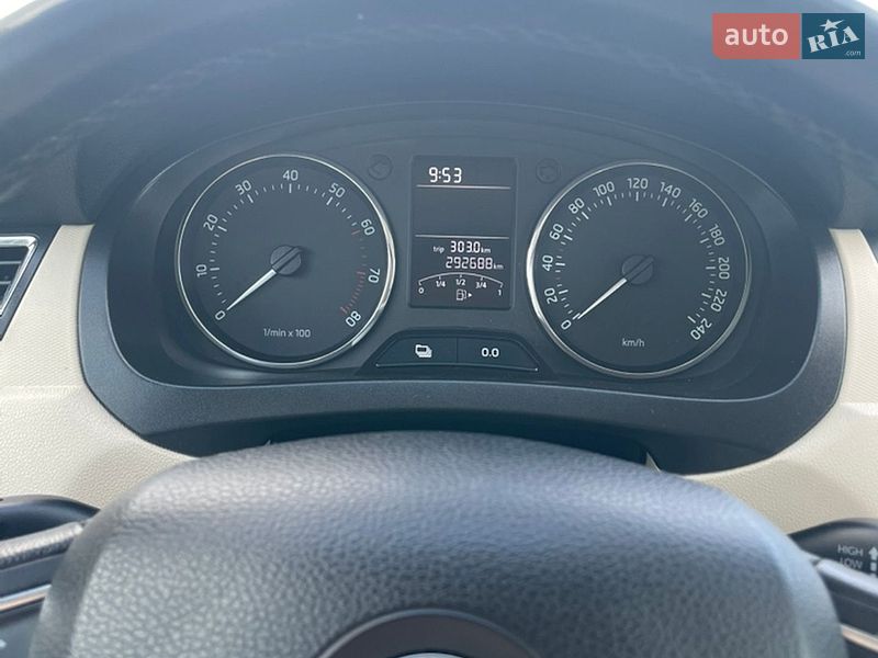 Лифтбек Skoda Rapid 2013 в Долине