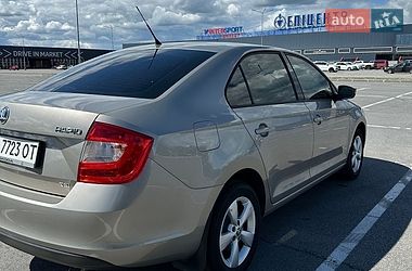 Хэтчбек Skoda Rapid 2013 в Днепре