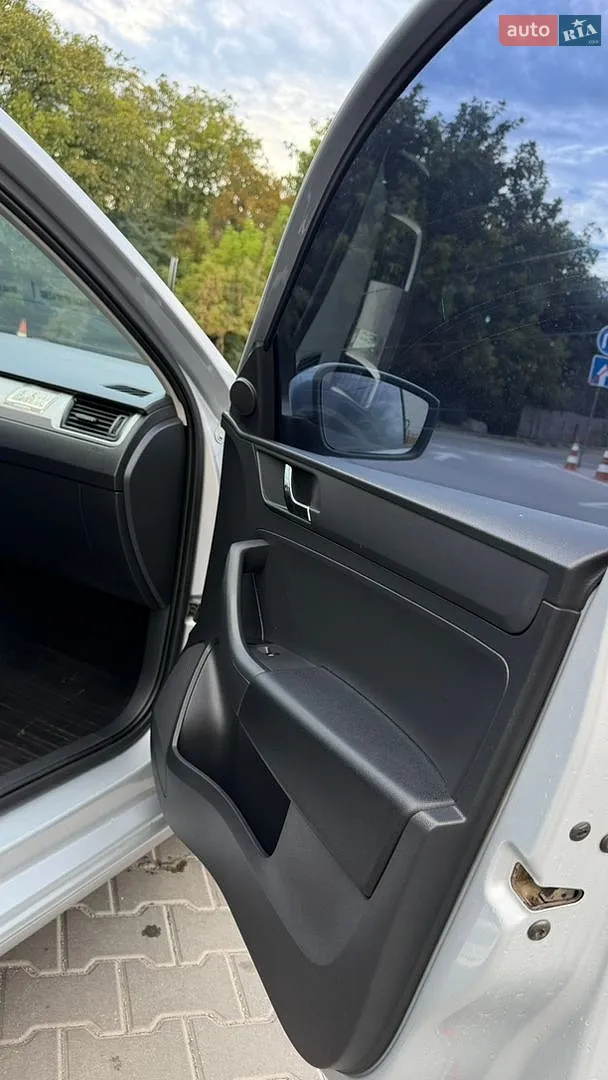 2013 Skoda Rapid - мініатюра 17