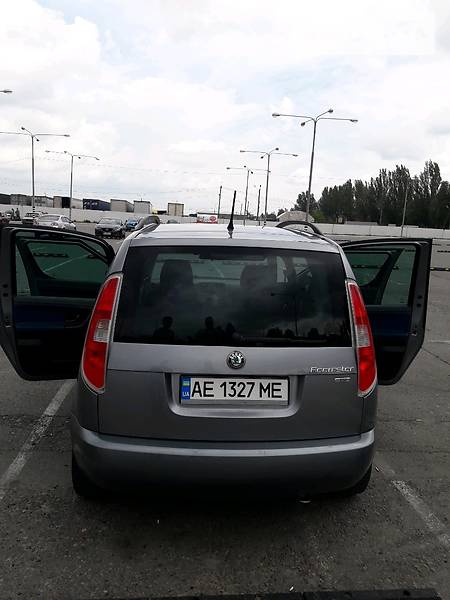 Універсал Skoda Roomster 2011 в Дніпрі
