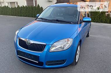 Хетчбек Skoda Roomster 2010 в 