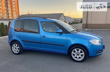 Хетчбек Skoda Roomster 2010 в 