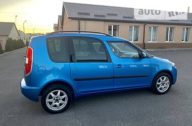 Хетчбек Skoda Roomster 2010 в 
