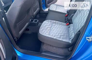 Хетчбек Skoda Roomster 2010 в 