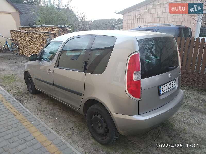 Микровэн Skoda Roomster 2009 в Любешове