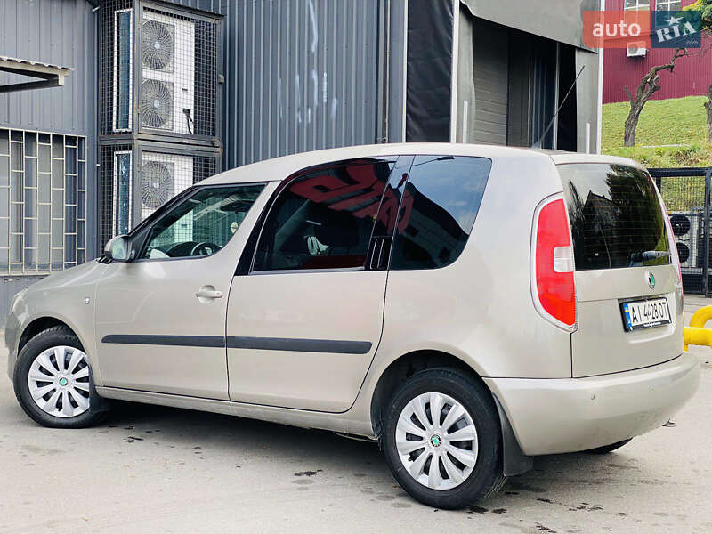 Микровэн Skoda Roomster 2011 в Днепре