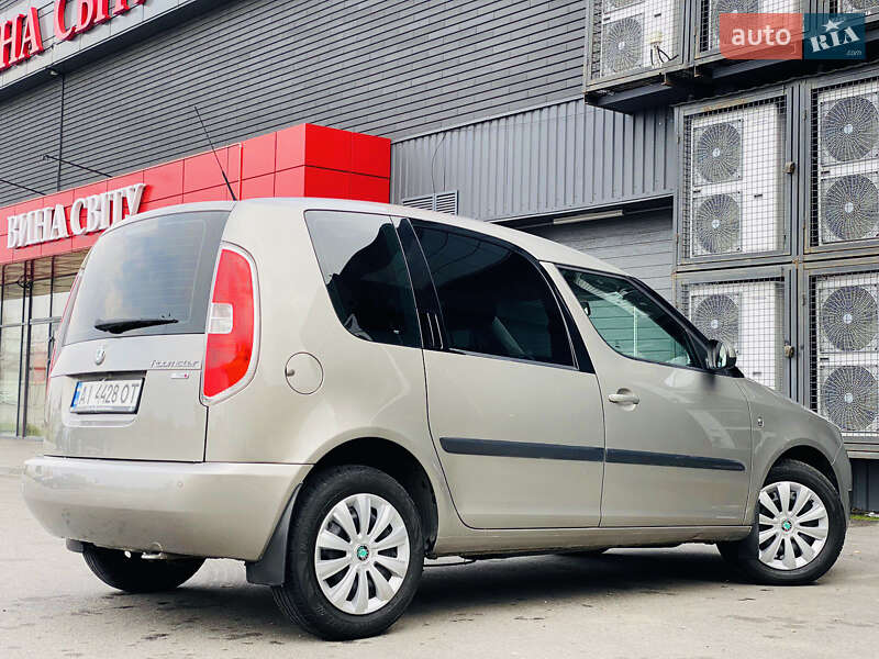 Микровэн Skoda Roomster 2011 в Днепре