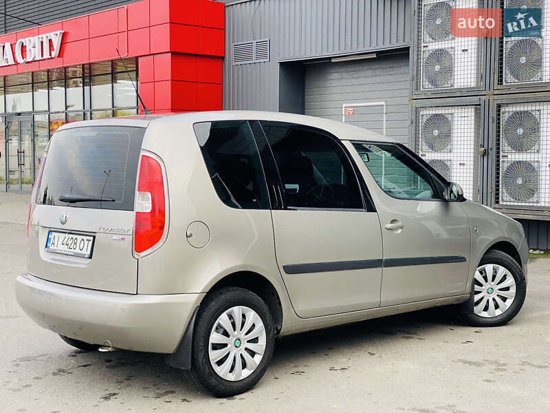 Микровэн Skoda Roomster 2011 в Днепре