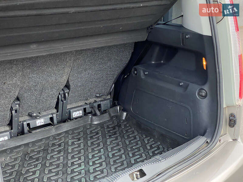 Микровэн Skoda Roomster 2011 в Днепре