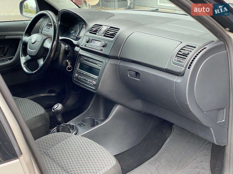 Микровэн Skoda Roomster 2011 в Днепре